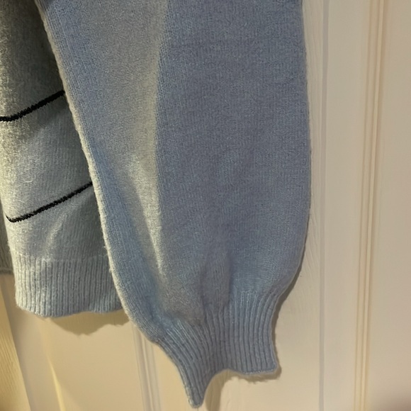 Frnch blue sweater in size large - Picture 4 of 6